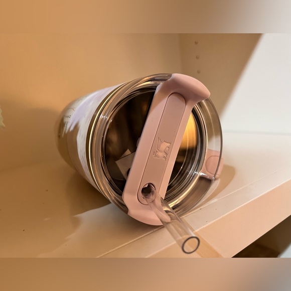 🎉LAST PIECE🎉Stanley 40 oz. Quencher H2.0 FlowState Tumbler Wisteria Tie Dye - Picture 10 of 12